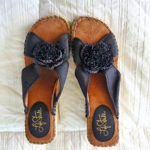 Life Stride Black and Tan Sandal NWOT Size 8.5